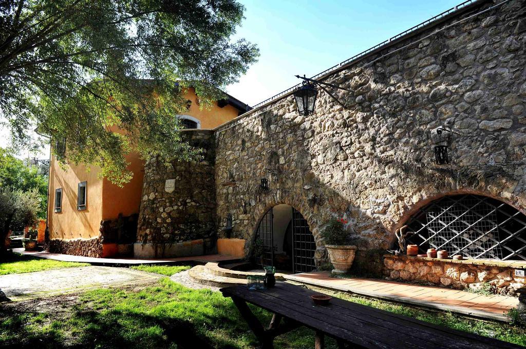 Villa L'Antica Mola Castel Madama Zimmer foto